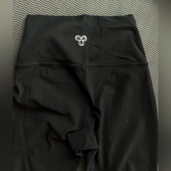 TnaBUTTER™ Atmosphere Flare Hi-Rise Legging - Picture 6 of 6